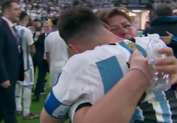 (VIDEO) Ogromna emocija: Messi nakon pobjede u majčinom zagrljaju koji govori više od riječi