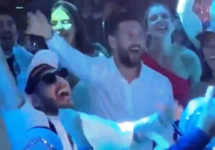 Messi izazvao euforiju u rodnom gradu, na zabavi zapjevao omiljenu pjesmu