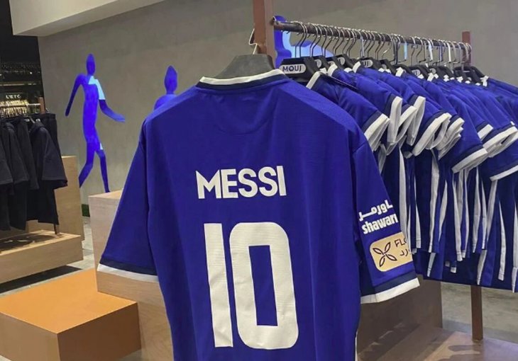 ZABORAVITE RONALDA, SLIJEDI LI NEZAPAMĆENI FUDBALSKI ZEMLJOTRES? Dres je već u prodaji!