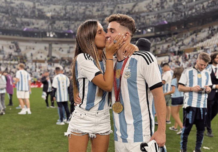 I TO JE MOGUĆE: Više od 20.000 navijača Argentine traže da Alvarez prekine vezu sa djevojkom