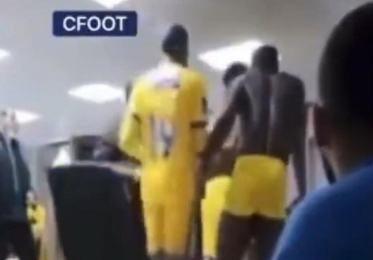 HAOS U SVLAČIONICI NOVOG KLUBA RONALDA: Igrači rastavljali zaraćene strane! Očekuje ga pakao sa saigračima! VIDEO