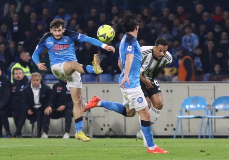 Napoli pregazio Juventus u derbiju, 