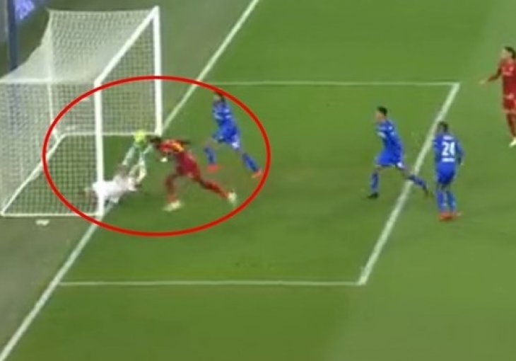 VIDEO Talijanski golman šokirao protivnike trostrukom obranom, snimka je hit