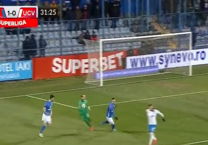 NAJSMJEŠNIJI VAR PENAL IKADA: Golman krenuo da ispuca loptu, a onda je sudija pokazao na bijelu tačku (VIDEO)