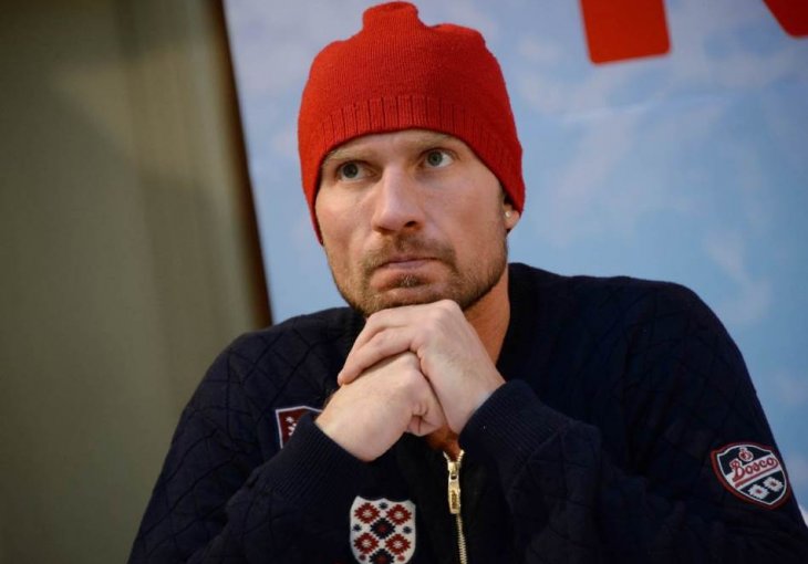 OLIMPIJSKOM ŠAMPIONU AMPUTIRANE I NOGE I RUKE: Strašne vijesti iz Rusije, još se bori za život!