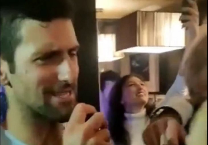 PAO U SEVDAH: Pogledajte kako Novak Đoković izvodi hit Halida Bešlića (VIDEO)
