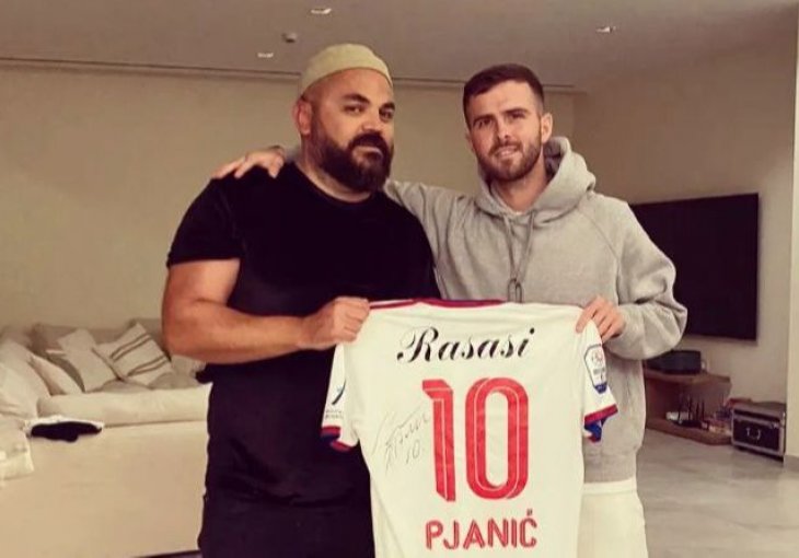 Uz druženje i roštilj Pjanić se oporavlja od povrede