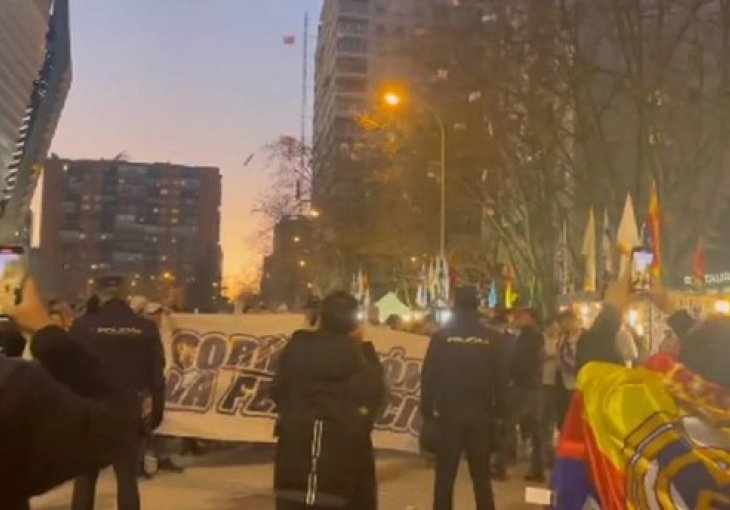 Navijači Real Madrida večeras su na Bernabeu ponizili Joana Laportu kao niko prije