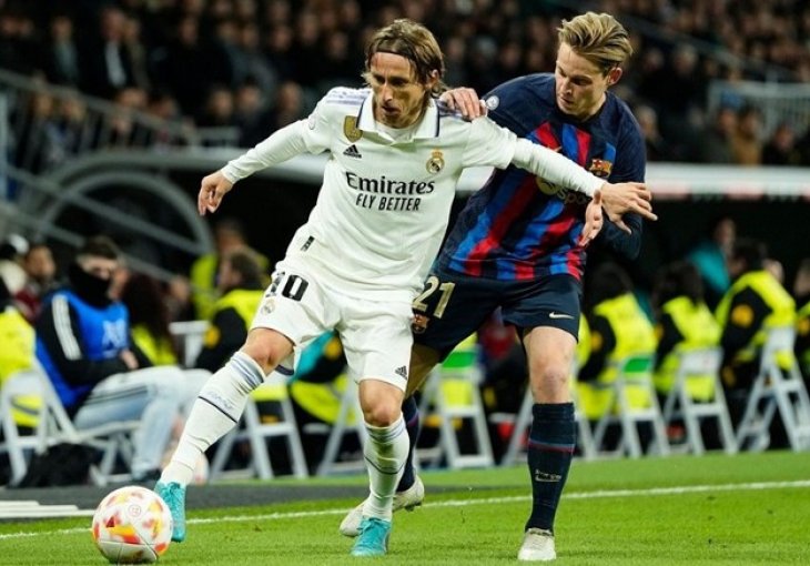 Marca: Neviđeno. Barcelona je pobijedila Real taktikom 6-3-1