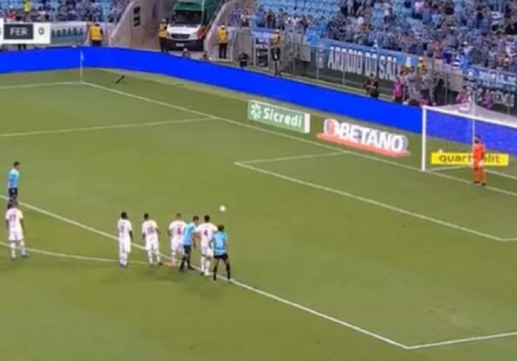 JAOOO, BRUKA LUISA SUAREZA Odbranjen mu je penal, a onda je propala i druga prilika VIDEO