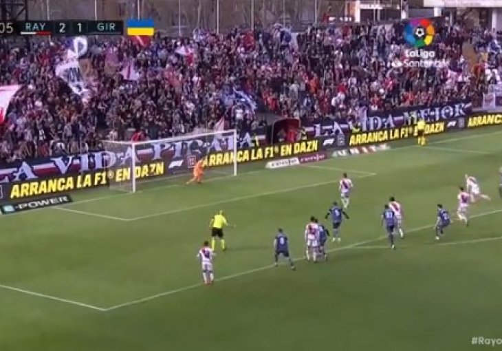 Nevjerovatan penal: Igrači Rayo Vallecana pokušali kopirati Messija i Suareza, pa se obrukali