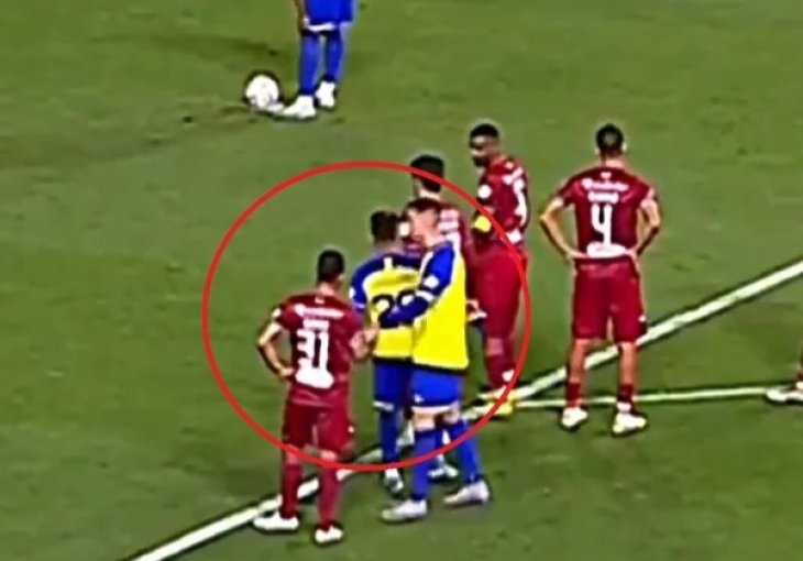 Ronalda su protivnički igrači nagovorili da preda penal saigraču: Evo šta se dogodilo 