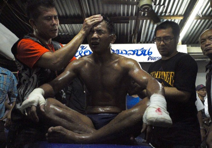 PRENIJELO GA JE Pijani šampion tajlandskog boksa izazvao haos: Pretukao četiri policajca