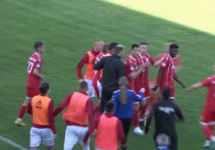 CIRKUS U REGIONU: Igrač iz Gane se OSRAMOTIO proslavom gola, pa ostao u šoku! Ovako se ne ponaša na terenu! (VIDEO)