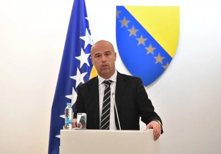 JAOOOO, JE LI MOGUĆE Dodikov savjetnik Milan Tegeltija na pragu preuzimanja FK Borac, odluka u ponedjeljak