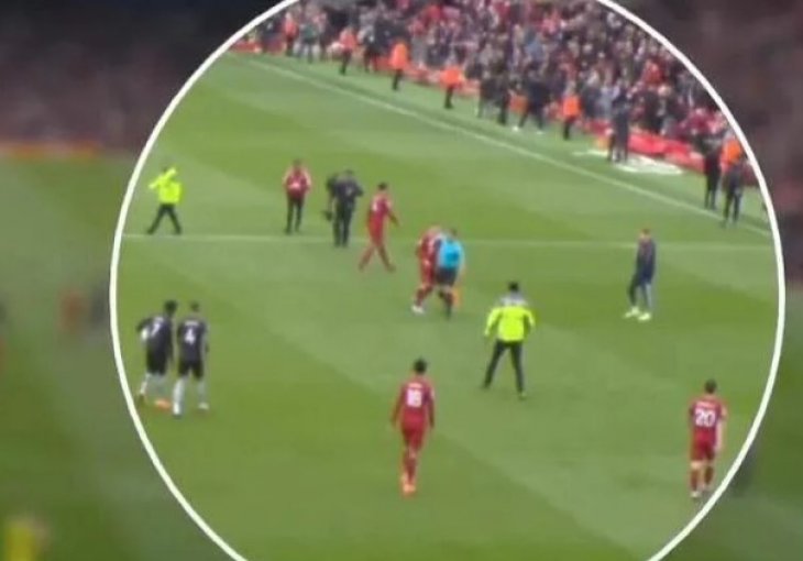 Sudija laktom udario igrača Liverpoola, bruje reakcije nakon poteza koji je šokirao javnost