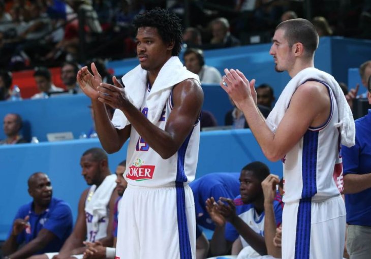 ČUVENI KOŠARKAŠ DOŽIVIO MOŽDANI UDAR NA TRENINGU: Igrao u NBA i ABA ligi, sada sa 39 preživio DRAMU!