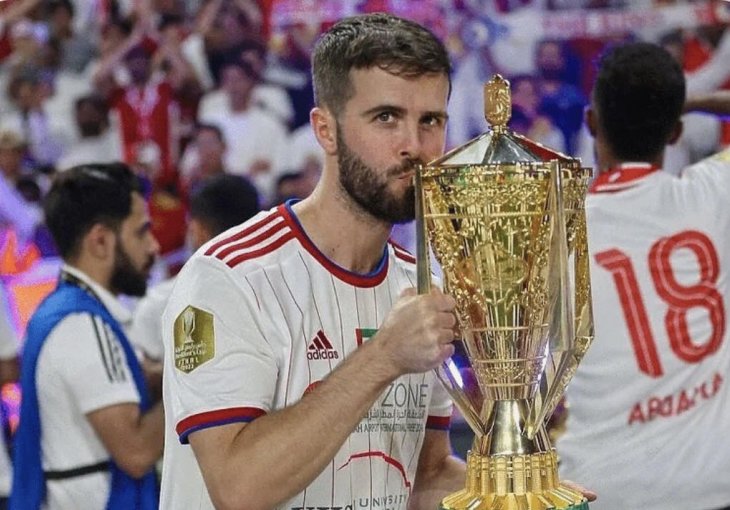 Pjanić ponovo osvojio Predsjednički kup Emirata, stigao je do 12. trofeja u karijeri!
