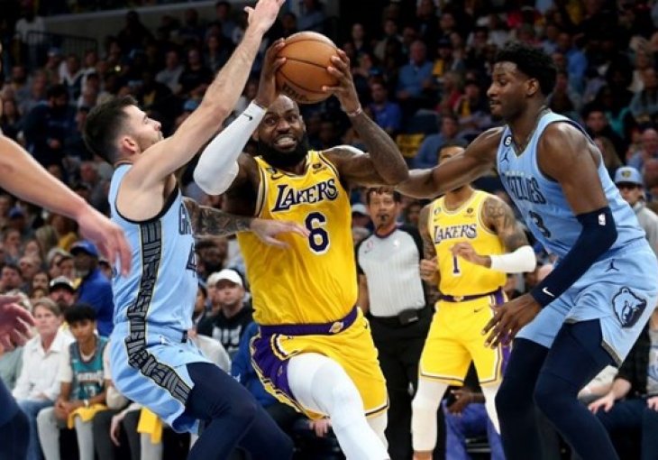 Lakersi povijesnim razbijanjem Memphisa prošli u drugi krug playoffa!