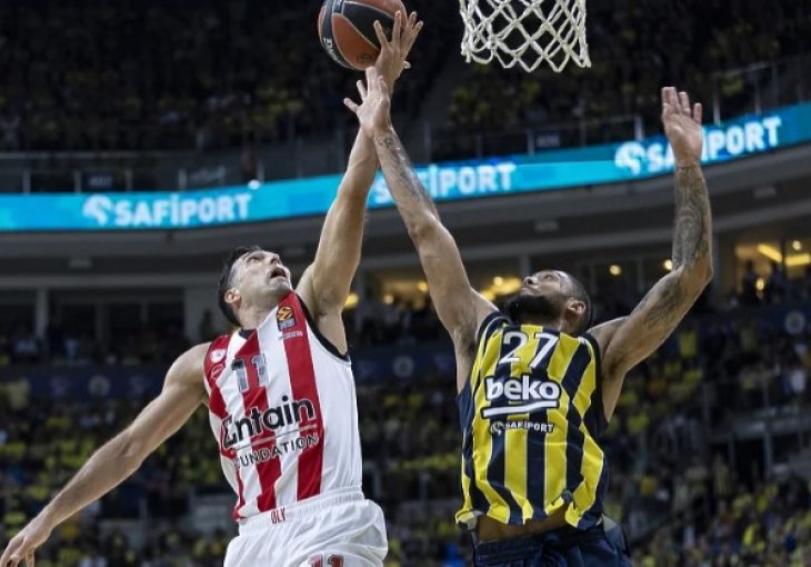 Barcelona izborila Final Four, Sloukas trojkom uz zvuk sirene 