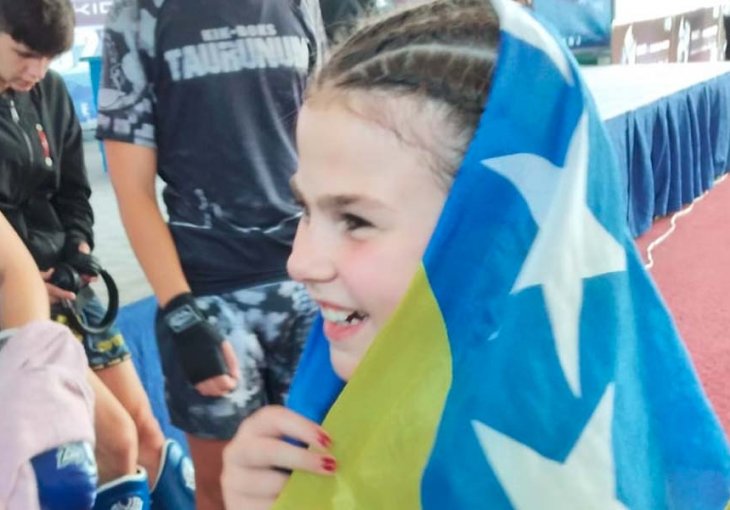 TRIJUMF U LAKTAŠIMA: Dvanaestogodišnja djevojčica iz Sarajeva pomela konkurenciju, ponovo postala državna prvakinja u kickboxu