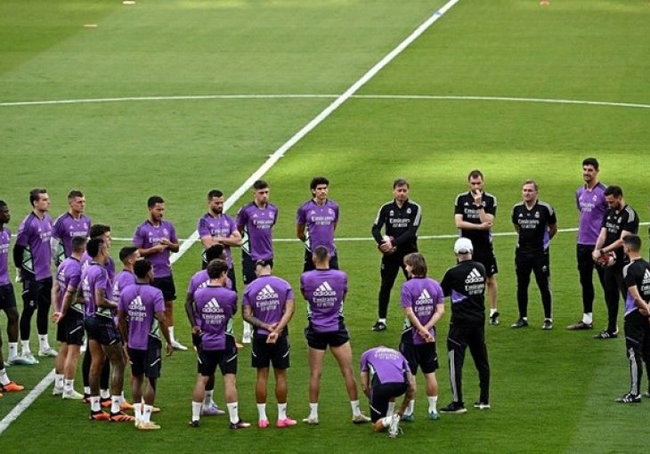 Ancelotti se oprašta? Objavio važnu poruku, održao najdulji govor i grlio Modrića