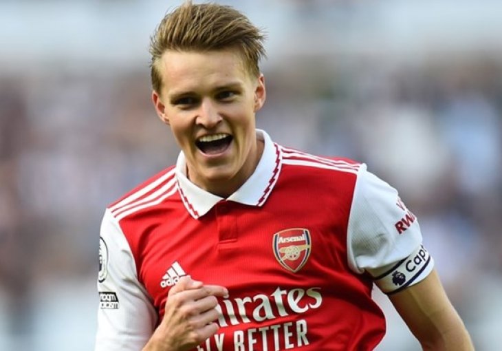 NE ODUSTAJU OD TITULE: Arsenal u odličnom derbiju pobijedio Newcastle i približio se Manchester Cityju