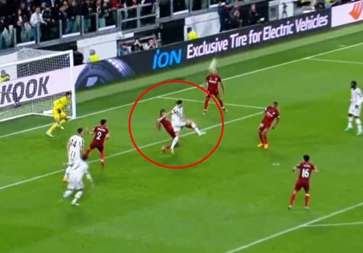 Juventusov veznjak pokazao kako mu izgleda noga nakon nedosuđenog penala protiv Seville