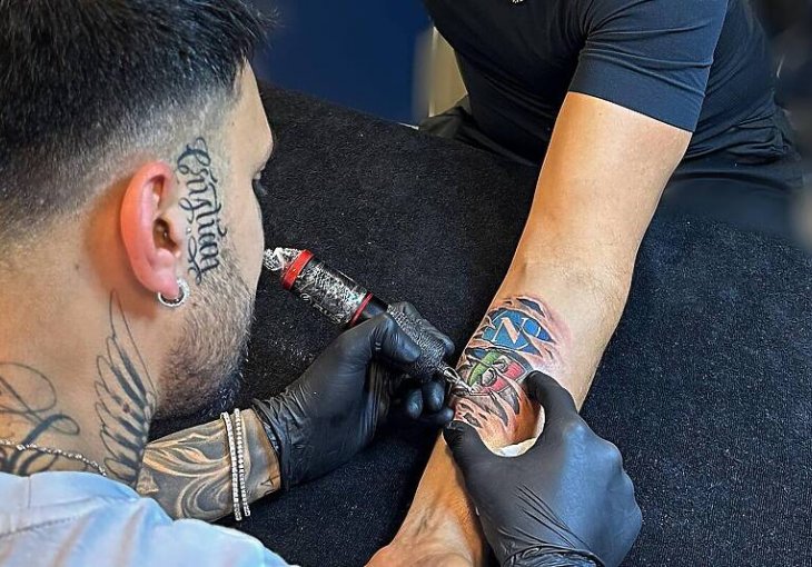 Spalletti uradio prvu tetovažu nakon osvajanja Scudetta s Napolijem!