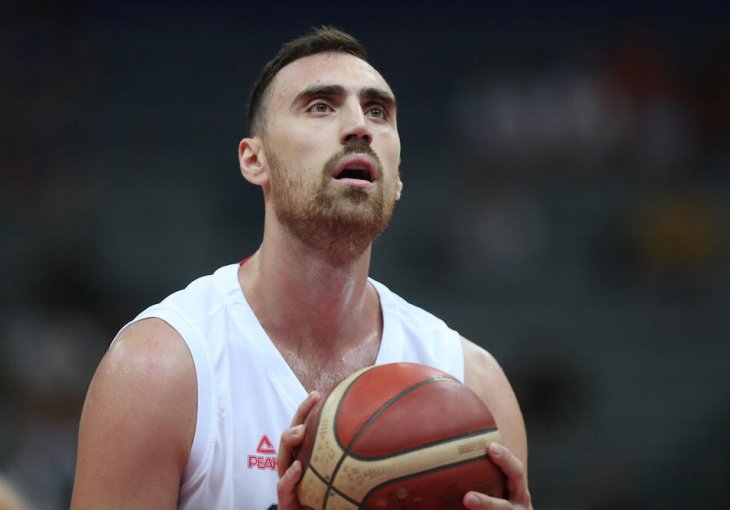 POSTIGNUT DOGOVOR - SRBIN PONOVO U CRVENO-BIJELOM DRESU! Milutinov se vraća u Olimpijakos!