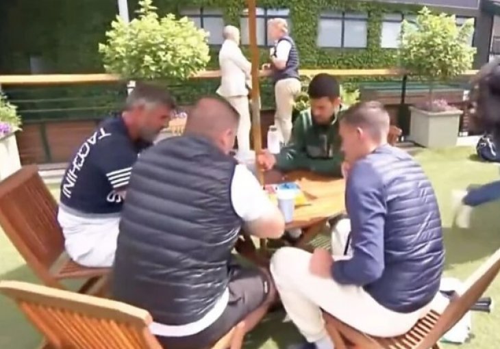OPUŠTENA VARIJANTA Đoković sat prije meča igrao čuvenu društvenu igru, Englezima ništa nije bilo jasno