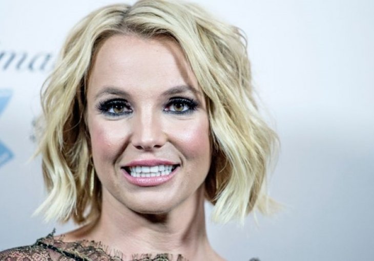 Novu NBA zvijezdu s leđa zgrabila Britney Spears. Htjela je fotku, a dobila šamar!