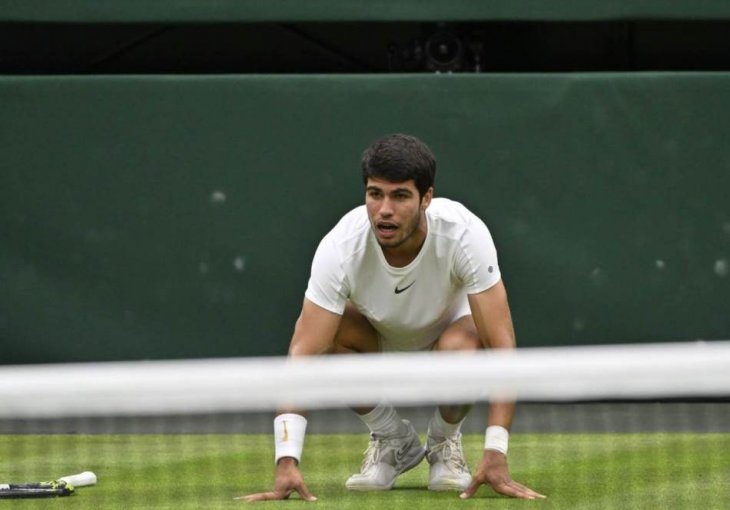 CIJELI VIMBLDON HOĆE DA ON SRUŠI NOVAKA, A ALKARAZ SE MUČI: Četiri sata se PATIO sa autsajderom, ovo niko nije očekivao!