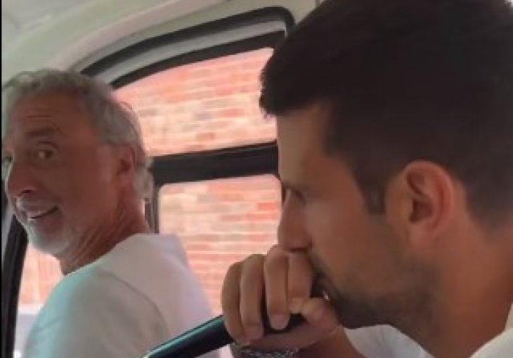 ĐOKOVIĆ PRAVIO CIRKUS PO LONDONU: Dohvatio mikrofon, a onda je počeo šou VIDEO