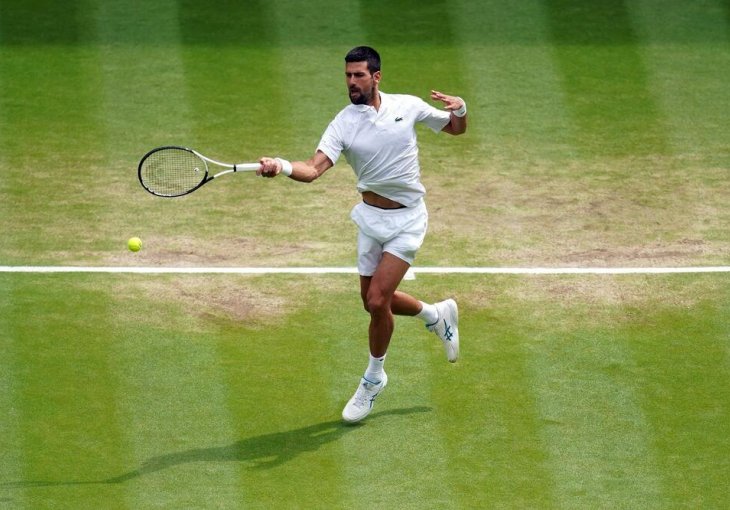 PUBLIKA PONOVO PROTIV NOVAKA, SRBIN IZGUBIO ŽIVCE: Đoković prišao sudiji i upozorio ga na ponašanje navijača, a onda...