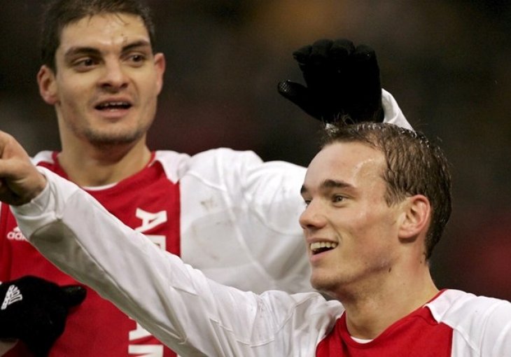 Navijači Ajaxa prijete legendi: Gade, idiote i šizofreničaru, dođeš li, bit će rata!
