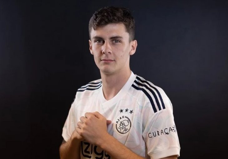 Tahirović oduševio navijače Ajaxa: Dobio je sjajne komplimente!