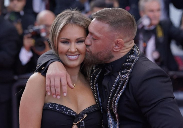 Dok su mu ispraćali tetku na vječni počinak, McGregor u toaletu s tuđom ženom pravio lom!