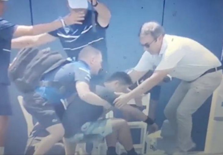 UZNEMIRUJUĆE! Potresna scena na teniskom terenu - igrač IZGUBIO SVIJEST i samo se srušio na zemlju! Užasan prizor na meču