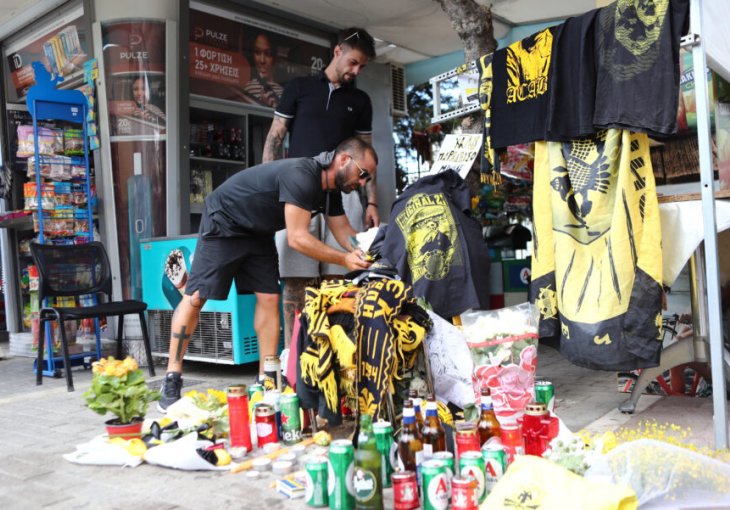 Roditelji ubijenog navijača AEK-a gosti na meču protiv Dinama!