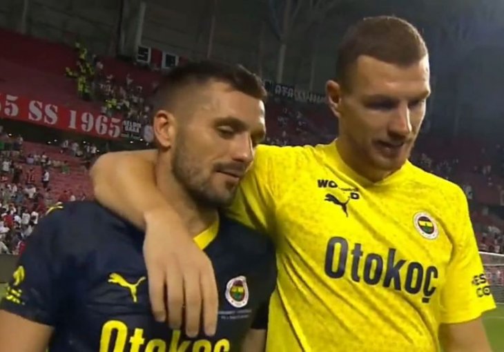 Džeko zagrlio Tadića nakon meča: 