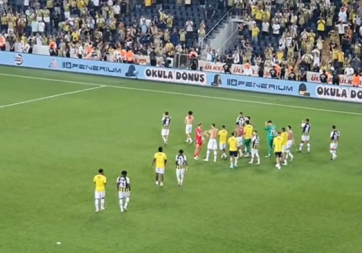 Džeko je ogromna zvijezda u Istanbulu, ovaj snimak to najbolje pokazuje (VIDEO)