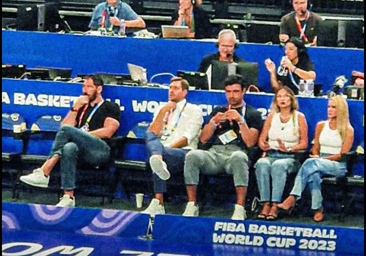 Fotografija s Mundobasketa obilazi svijet: Niko nije pratio meč, svi gledali ko sjedi u prvom redu