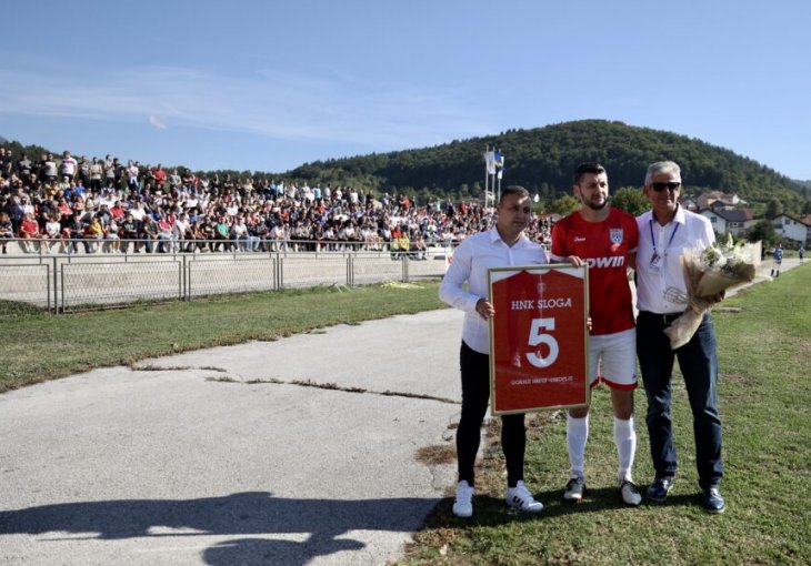 Nakon 300 utakmica od dresa HNK Sloge protiv FK Sarajeva oprostio se Sefir Gvozden