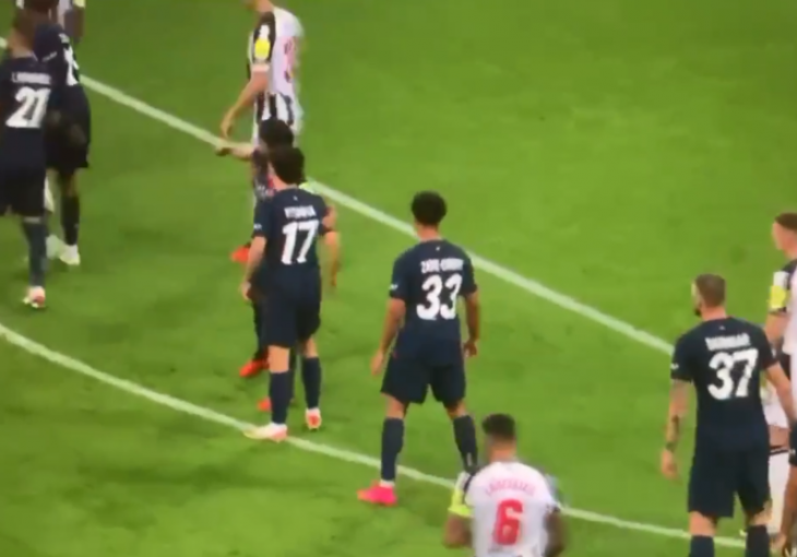 PSG u problemima: Kapiten ekipe nasrnuo na saigrača (VIDEO)