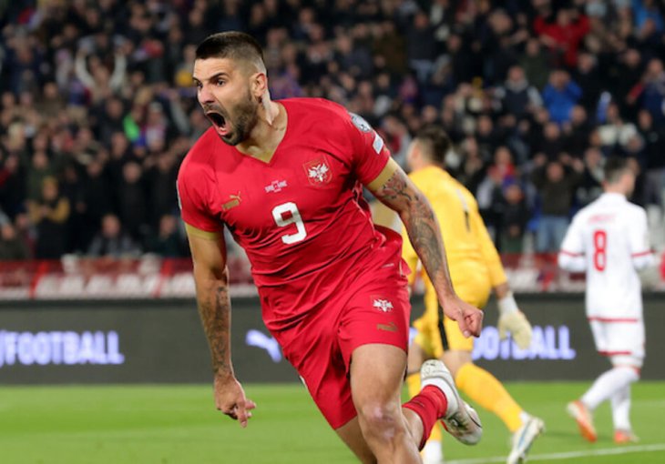 Srbija vodi protiv Crne Gore: Pogledajte gol Mitrovića 
