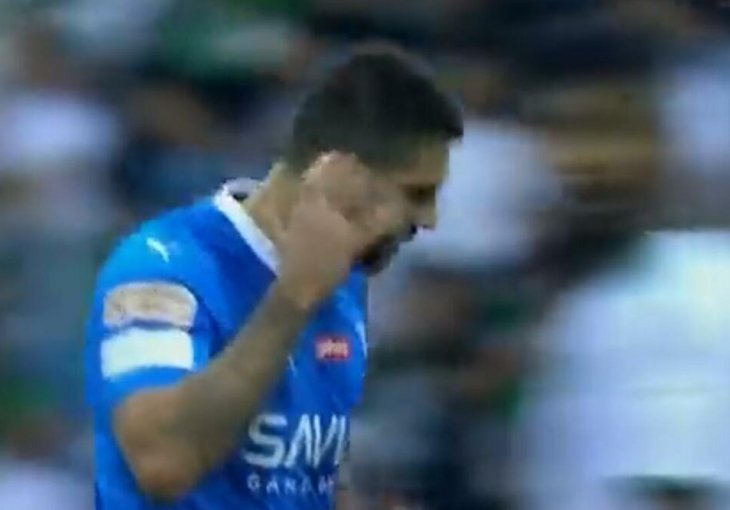 POTPUNI ŠOU ORLOVA! Mitrović promašio penal, pa se upisao u strijelce