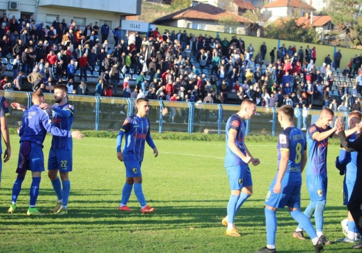BORBA ZA VRH SE KOMPLIKUJE Duel starih rivala pred 3.000 navijača: Bratstvo bolje od Slobode