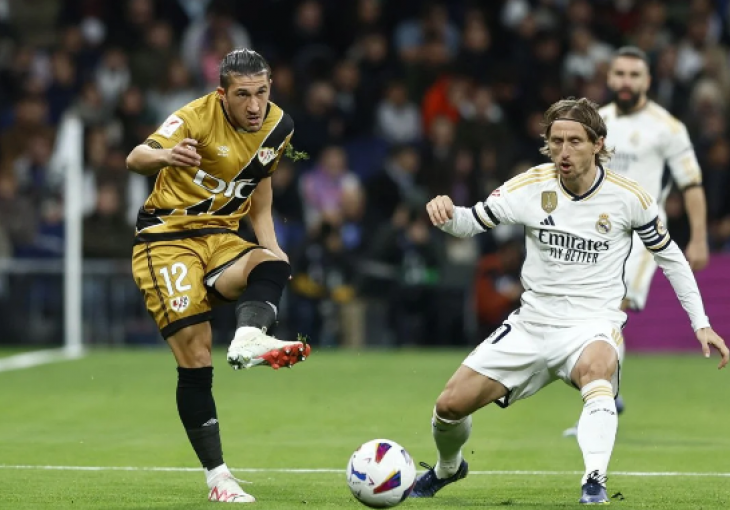 DOK JEDNOM NE SMRKNE DRUGOM NE SVANE:  U Realu u očaju zbog loših vijesti, a Luka Modrić ne može da skine osmijeh s lica