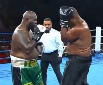 Tužne scene dvije legende dok se nemilosrdno bore u ringu (VIDEO)